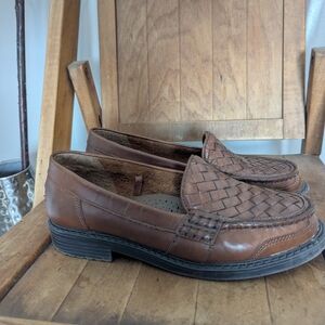 Elegant Brown Leather Loafers for Women